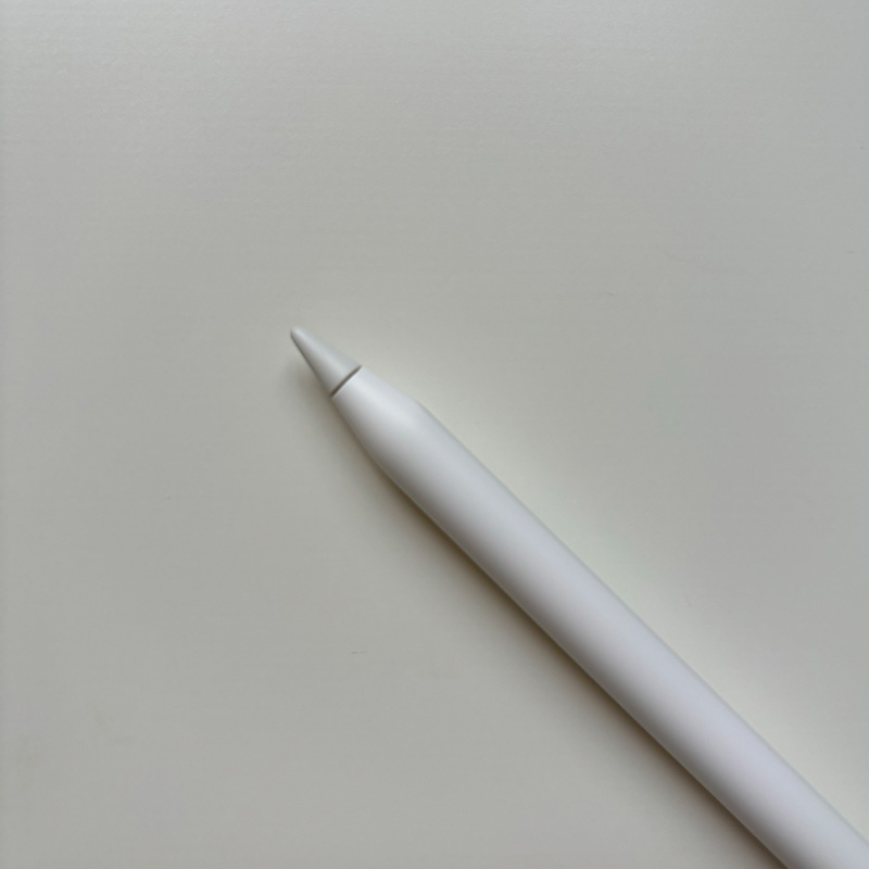 Close-up of the nib. You can see that the nib and barrel are two separate parts. Beveling as well as extrusion may be used in the modeling.